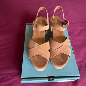 Toms Willow Platforms